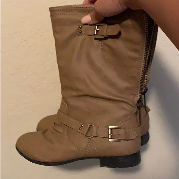 Boots - Picture 2 of 3